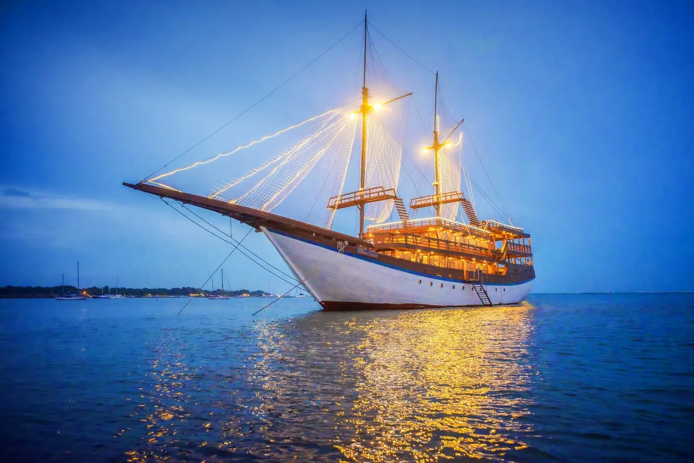 Bali Phinisi Sailor Dinner Cruise