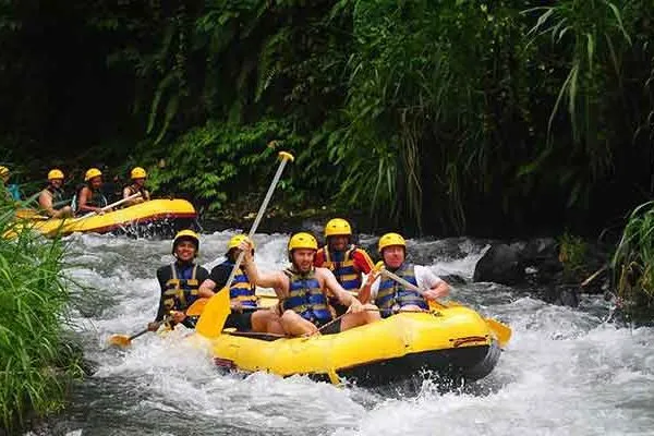Paket Rafting Bali dan Bali Zoo